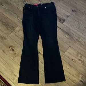 Inc bootleg regular fit, short brand new jeans, size 6s